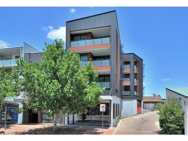 12 The Crescent, Midland WA 6056