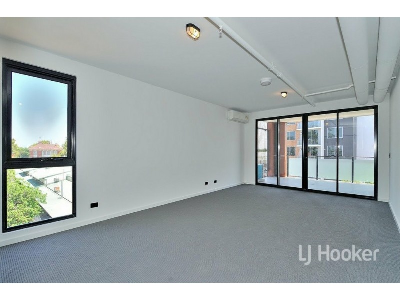 12 The Crescent, Midland WA 6056