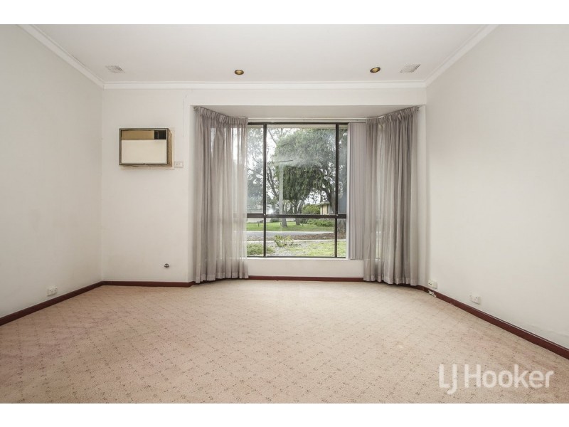 11 Kingsley Drive, South Guildford WA 6055