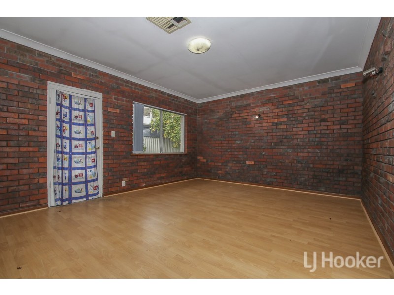 11 Kingsley Drive, South Guildford WA 6055