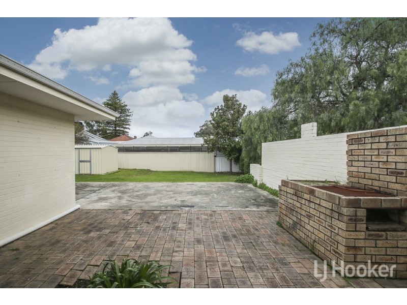 11 Kingsley Drive, South Guildford WA 6055