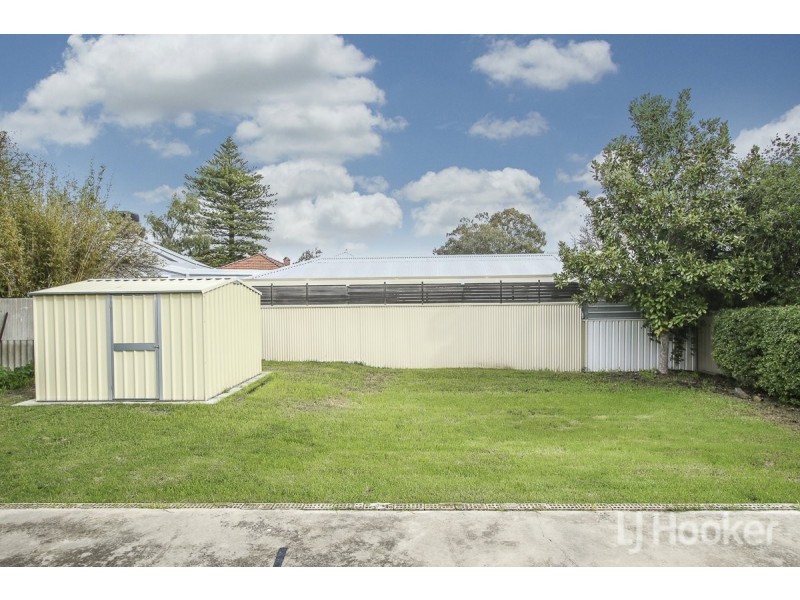 11 Kingsley Drive, South Guildford WA 6055