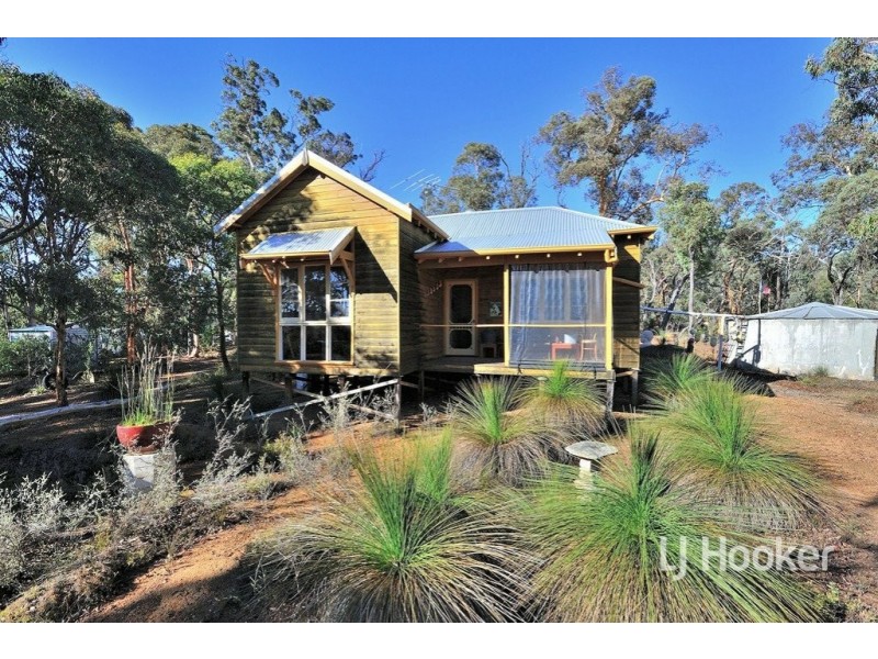1084 Reen Road, Gidgegannup WA 6083