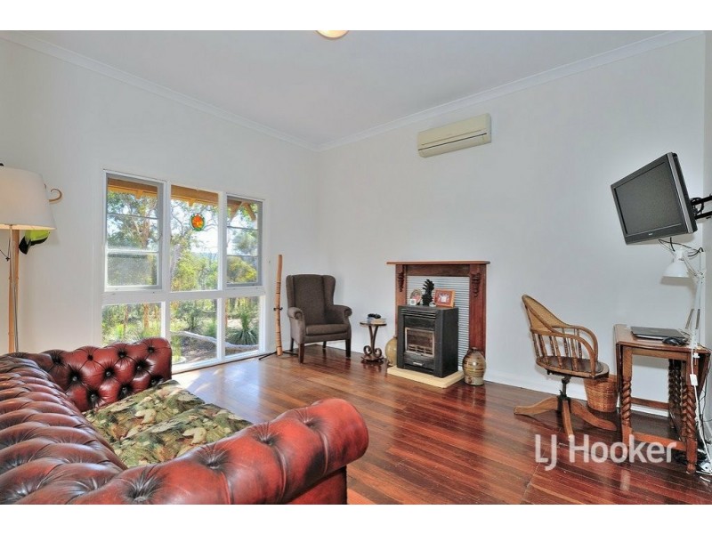 1084 Reen Road, Gidgegannup WA 6083