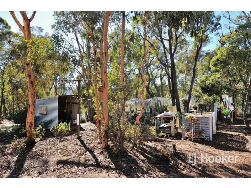 1084 Reen Road, Gidgegannup WA 6083