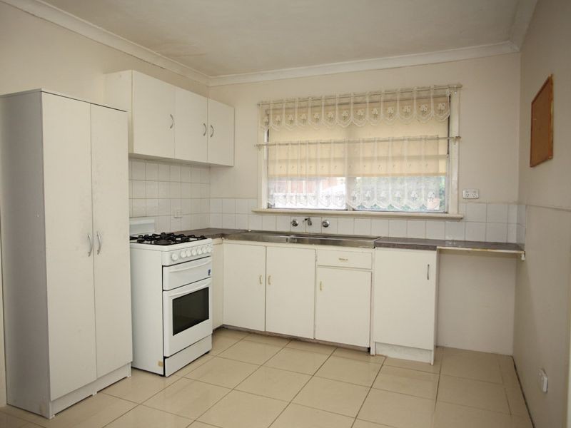 4 Dickson Drive, Middle Swan WA 6056