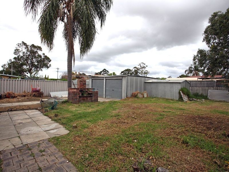 4 Dickson Drive, Middle Swan WA 6056