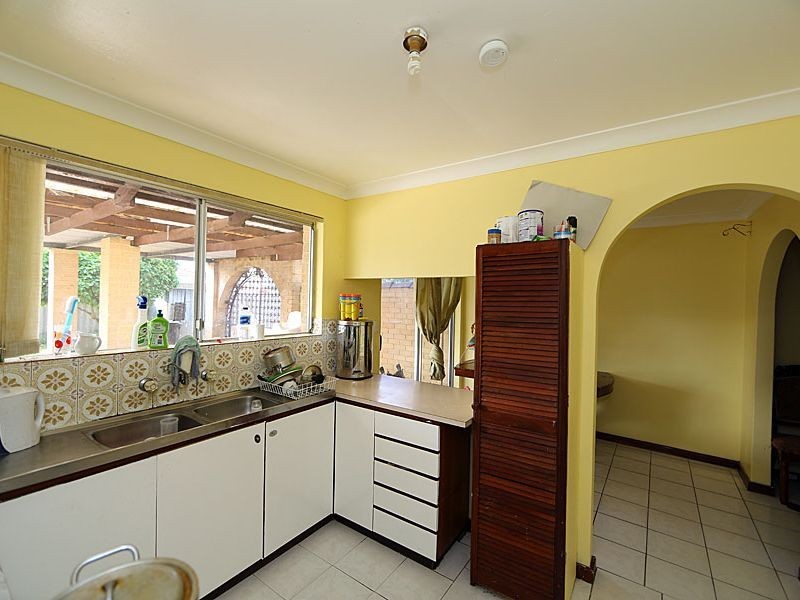 17 Griffith Way, Thornlie WA 6108