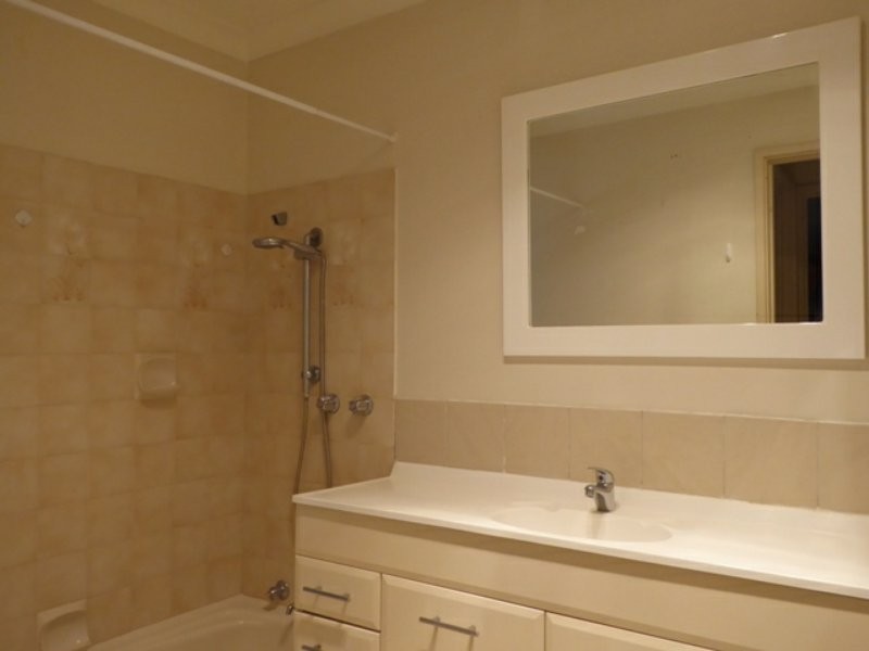 27 Tamarine Way, Swan View WA 6056