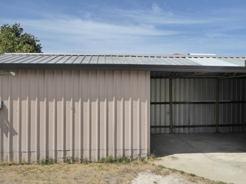 27 Tamarine Way, Swan View WA 6056