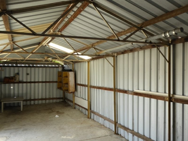 27 Tamarine Way, Swan View WA 6056