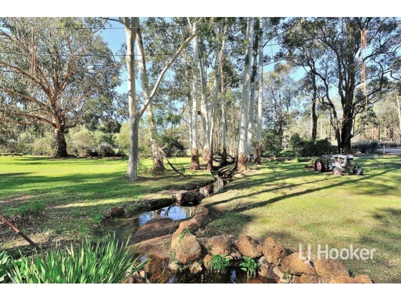 1815 Railway Terrace, Sawyers Valley WA 6074
