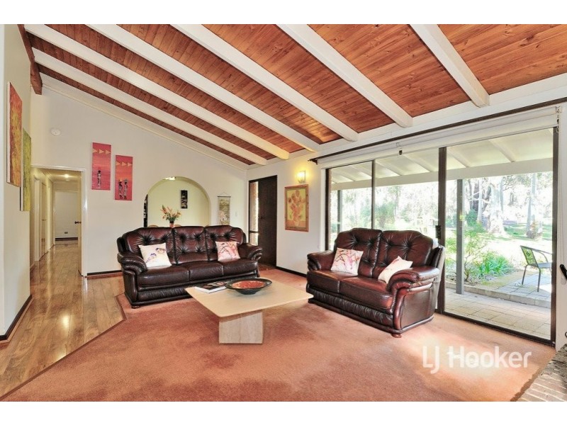 1815 Railway Terrace, Sawyers Valley WA 6074