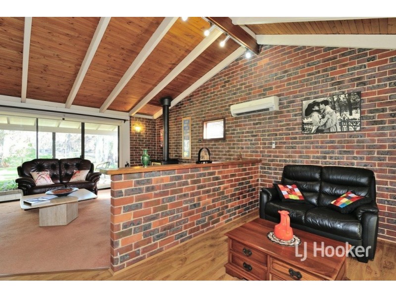 1815 Railway Terrace, Sawyers Valley WA 6074