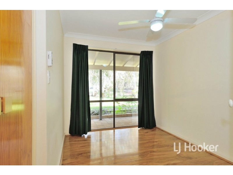 1815 Railway Terrace, Sawyers Valley WA 6074