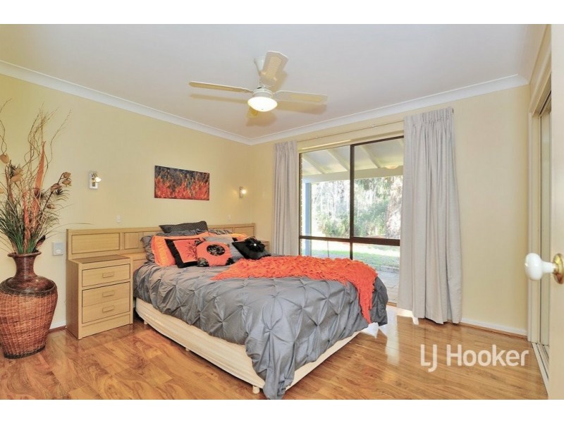 1815 Railway Terrace, Sawyers Valley WA 6074