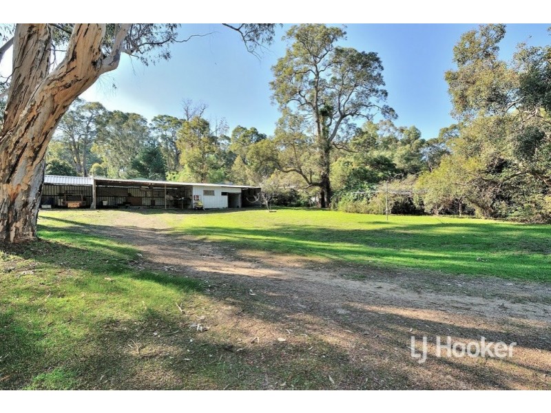 1815 Railway Terrace, Sawyers Valley WA 6074