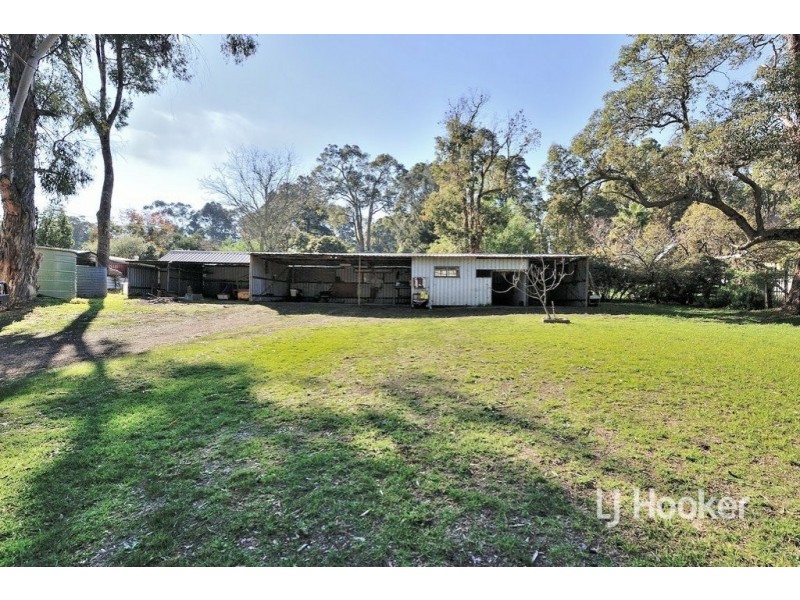 1815 Railway Terrace, Sawyers Valley WA 6074