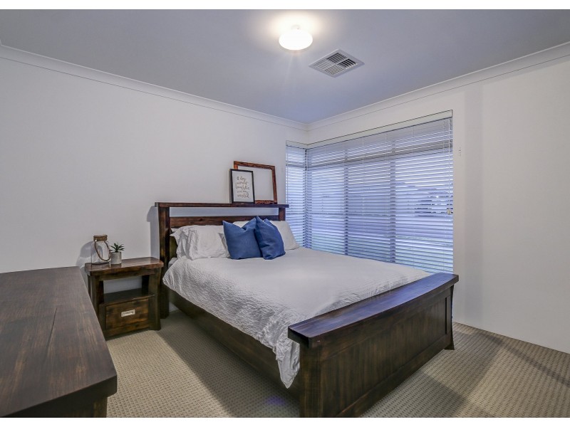 4 Bentall Way, The Vines WA 6069