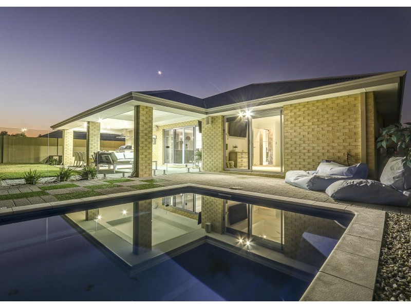 4 Bentall Way, The Vines WA 6069