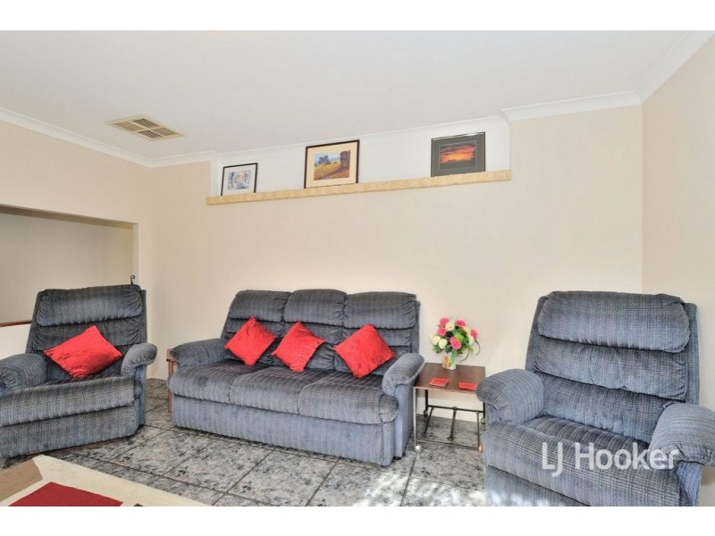 6 Yeates Lane, Stratton WA 6056