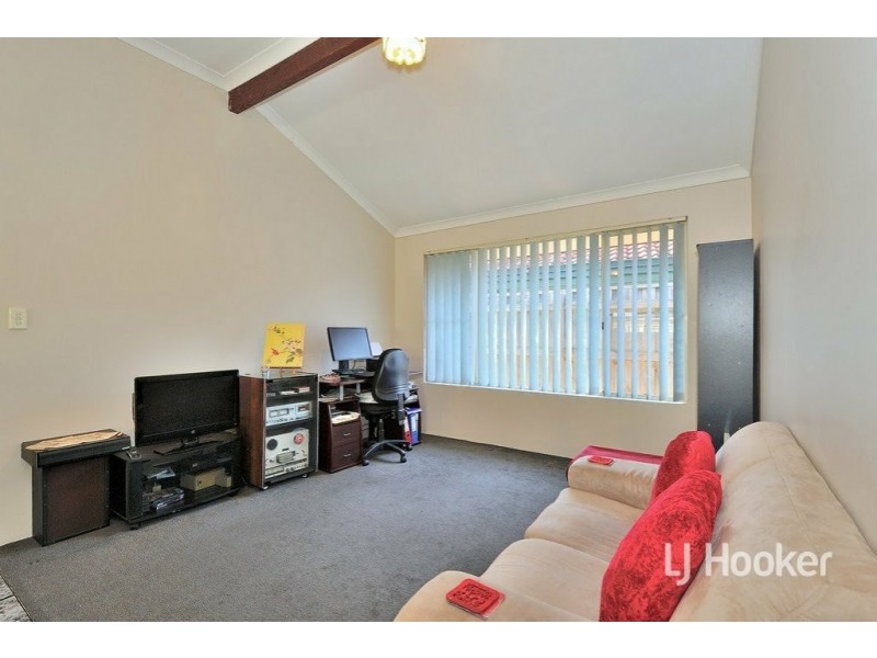 6 Yeates Lane, Stratton WA 6056