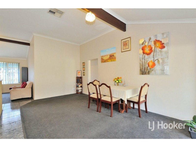 6 Yeates Lane, Stratton WA 6056
