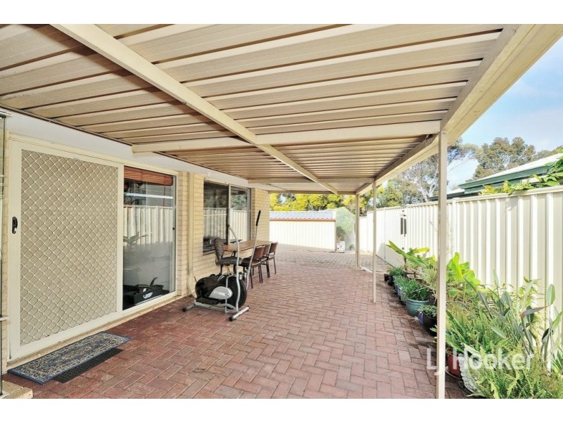 6 Yeates Lane, Stratton WA 6056