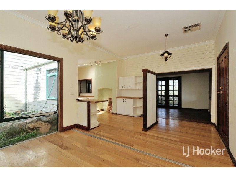 29 Glynden Way, Helena Valley WA 6056