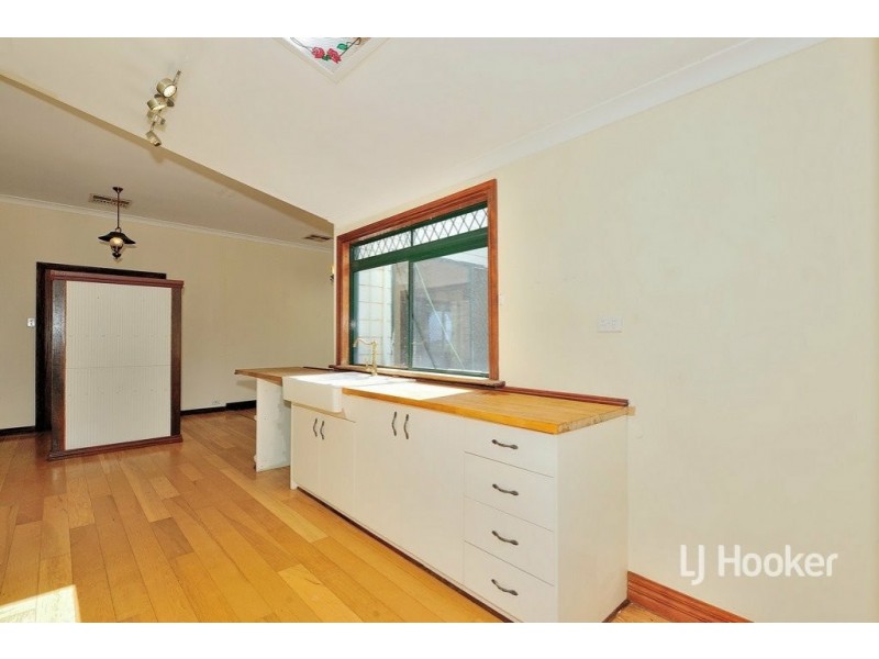 29 Glynden Way, Helena Valley WA 6056