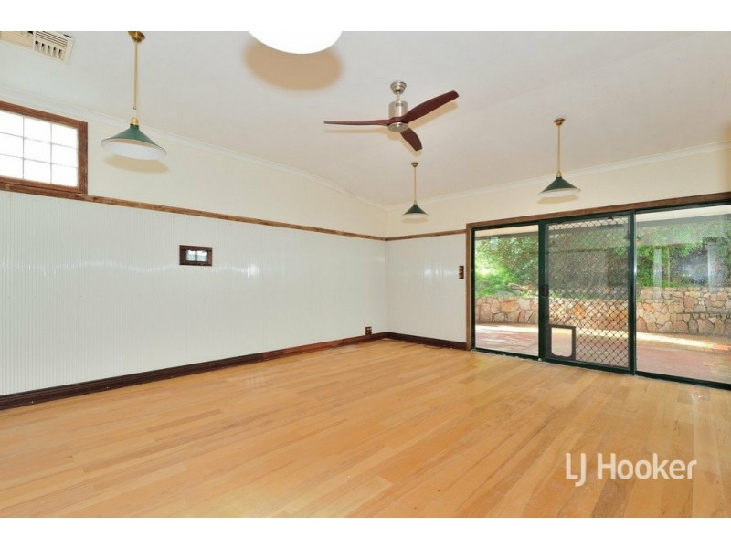 29 Glynden Way, Helena Valley WA 6056