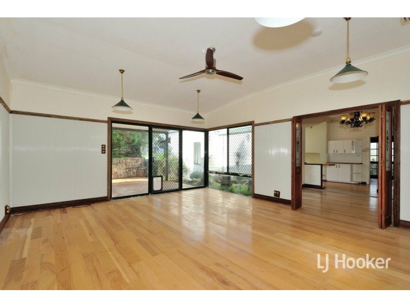 29 Glynden Way, Helena Valley WA 6056