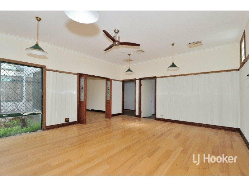 29 Glynden Way, Helena Valley WA 6056