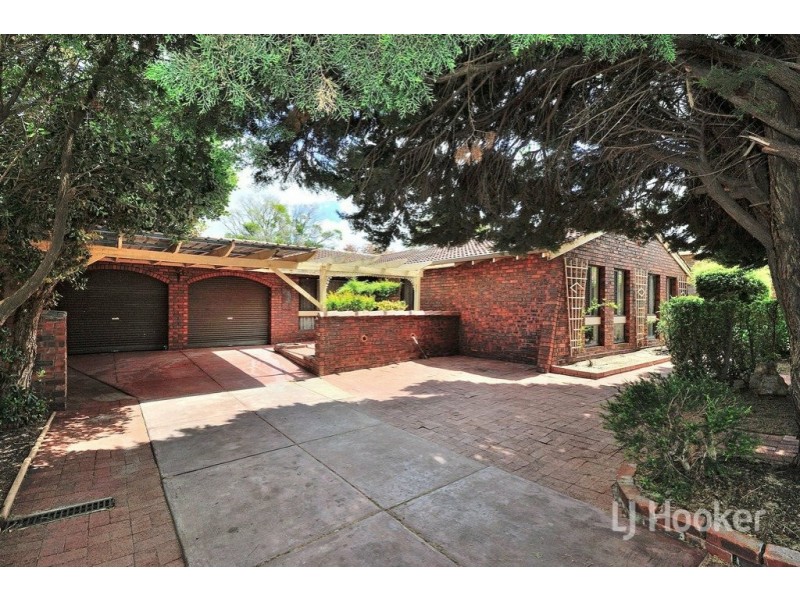 9 Chalfont Way, Swan View WA 6056