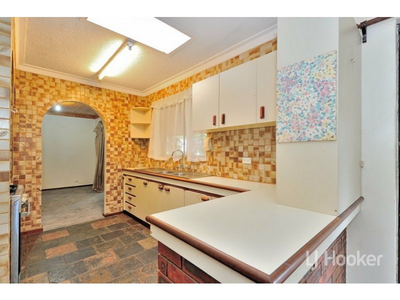 9 Chalfont Way, Swan View WA 6056