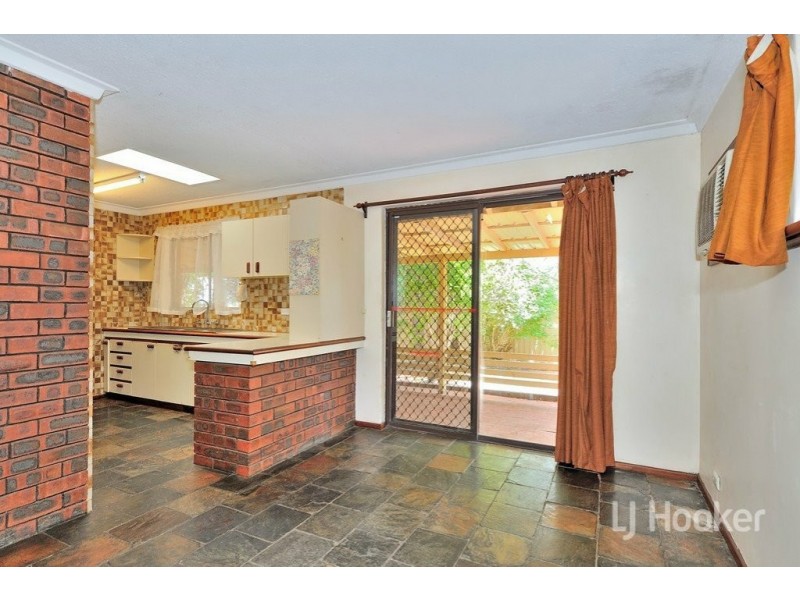 9 Chalfont Way, Swan View WA 6056