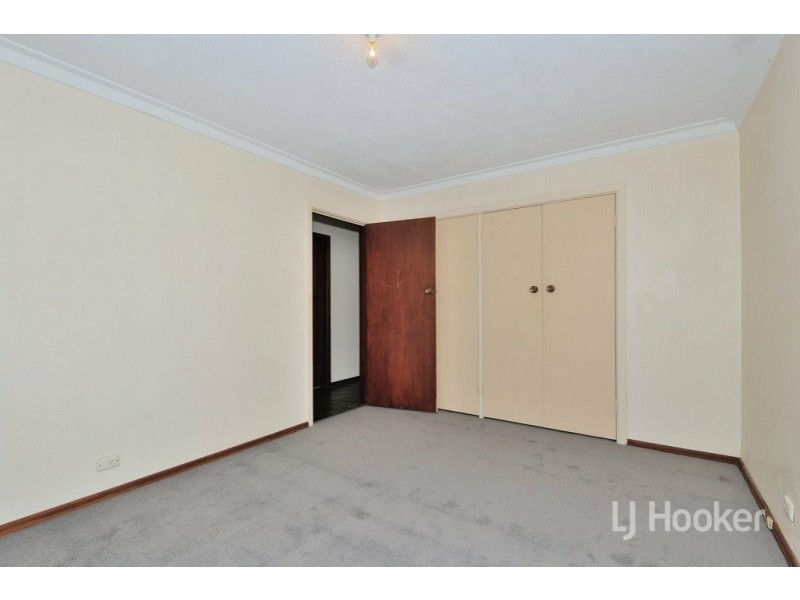 9 Chalfont Way, Swan View WA 6056