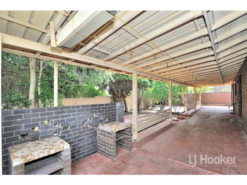 9 Chalfont Way, Swan View WA 6056