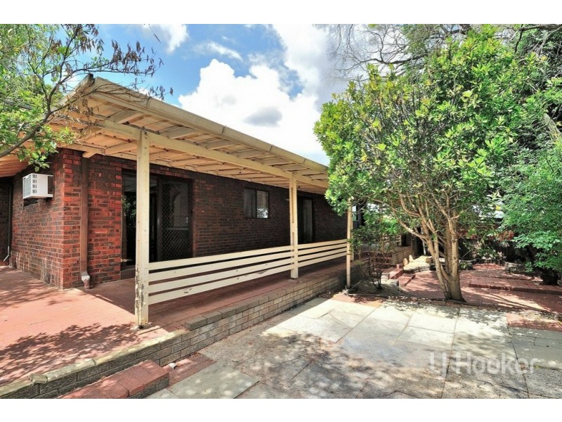 9 Chalfont Way, Swan View WA 6056