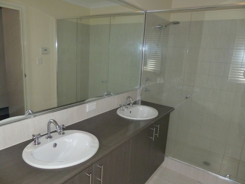 14 Firewood Way, West Swan WA 6055