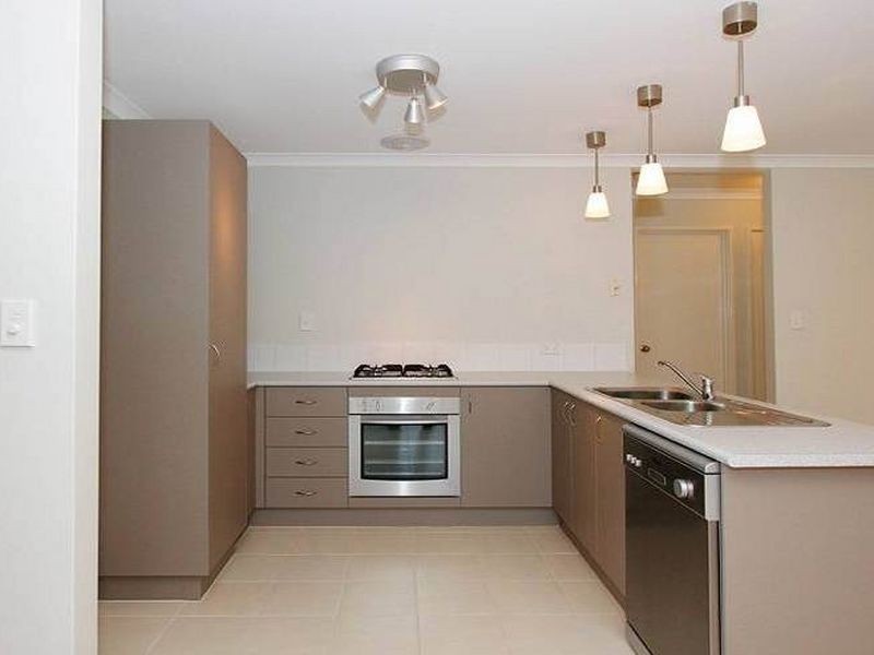 61B Victoria Pde, Midvale WA 6056