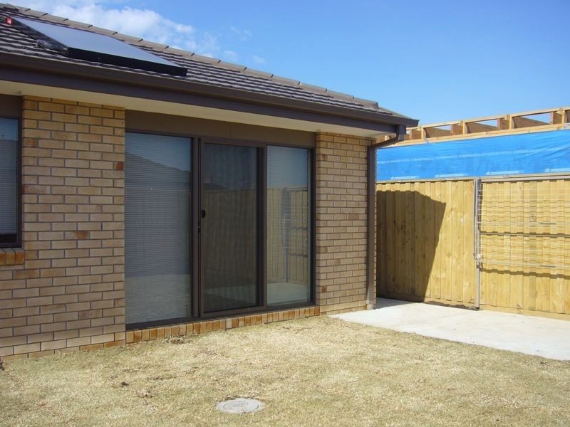 8 Dedina Walk, Bangholme VIC 3175