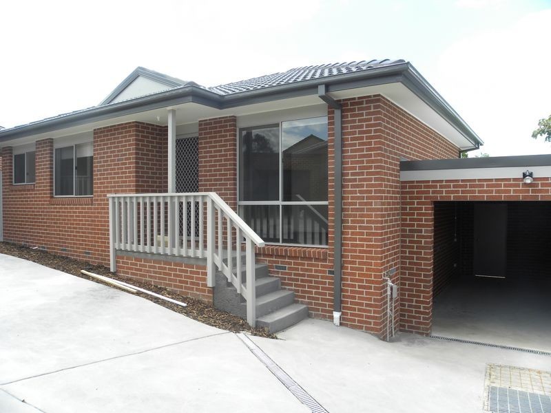 2/11 Cherry Grove, Doveton VIC 3177