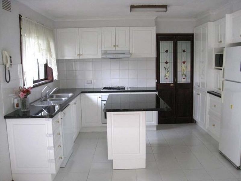 9 Spinosa Close, Endeavour Hills VIC 3802