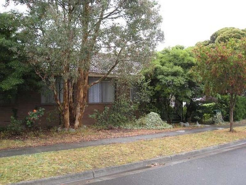 9 Spinosa Close, Endeavour Hills VIC 3802