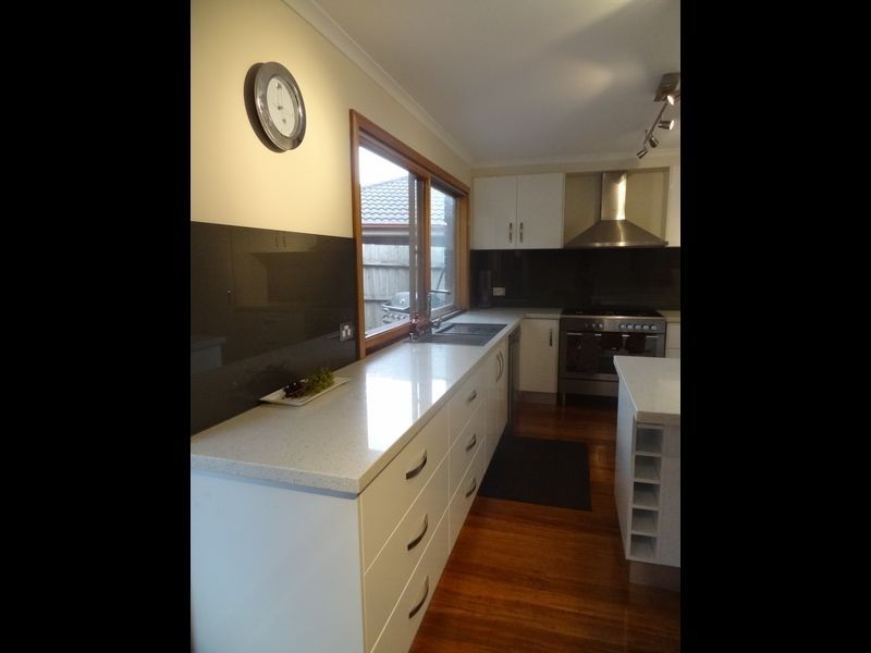 23 Maryrose Crescent, Endeavour Hills VIC 3802