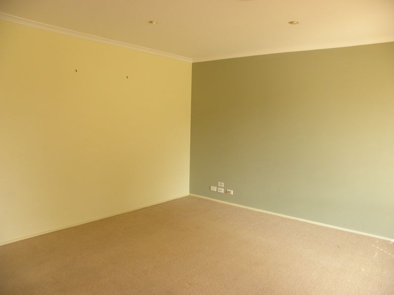 70 Amber Crescent, Narre Warren VIC 3805