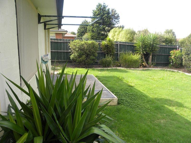 70 Amber Crescent, Narre Warren VIC 3805