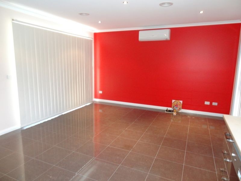 3/10 Sunset Grove, Dandenong VIC 3175