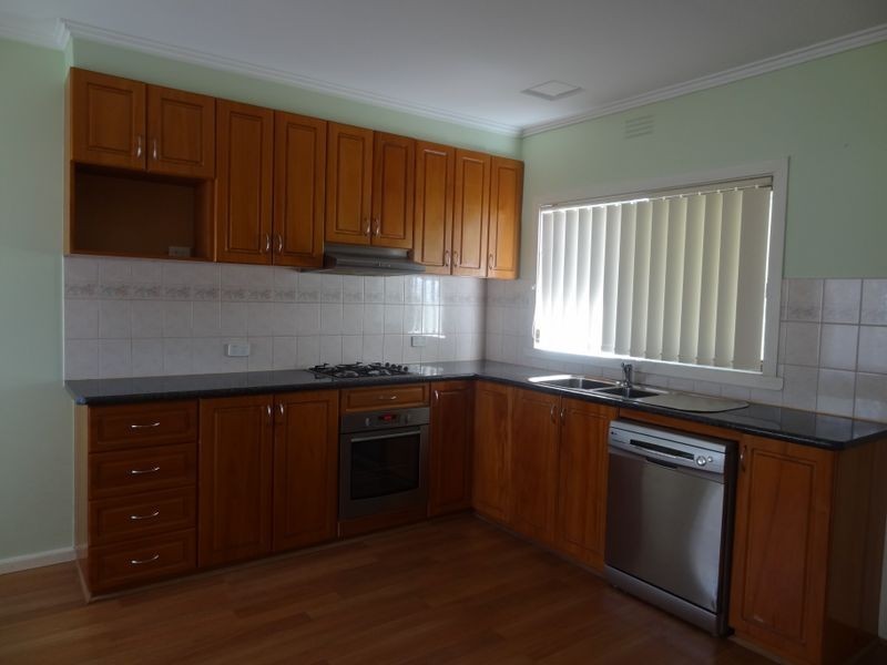 11 McNabb Court, Dandenong North VIC 3175